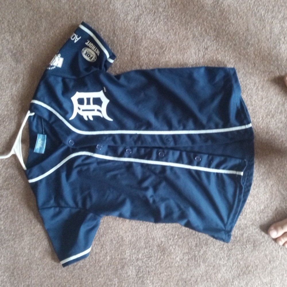 Autographed Detroit tigers youth jersey